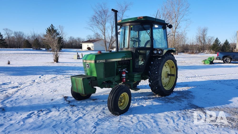 1985 John Deere 2350 Equipment Image0