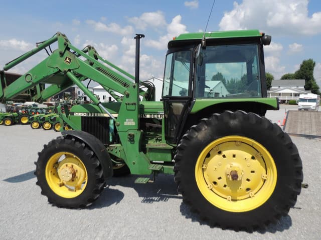 Image of John Deere 2950 equipment image 1
