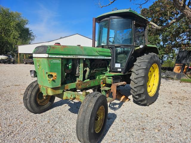 Image of John Deere 3040 equipment image 1