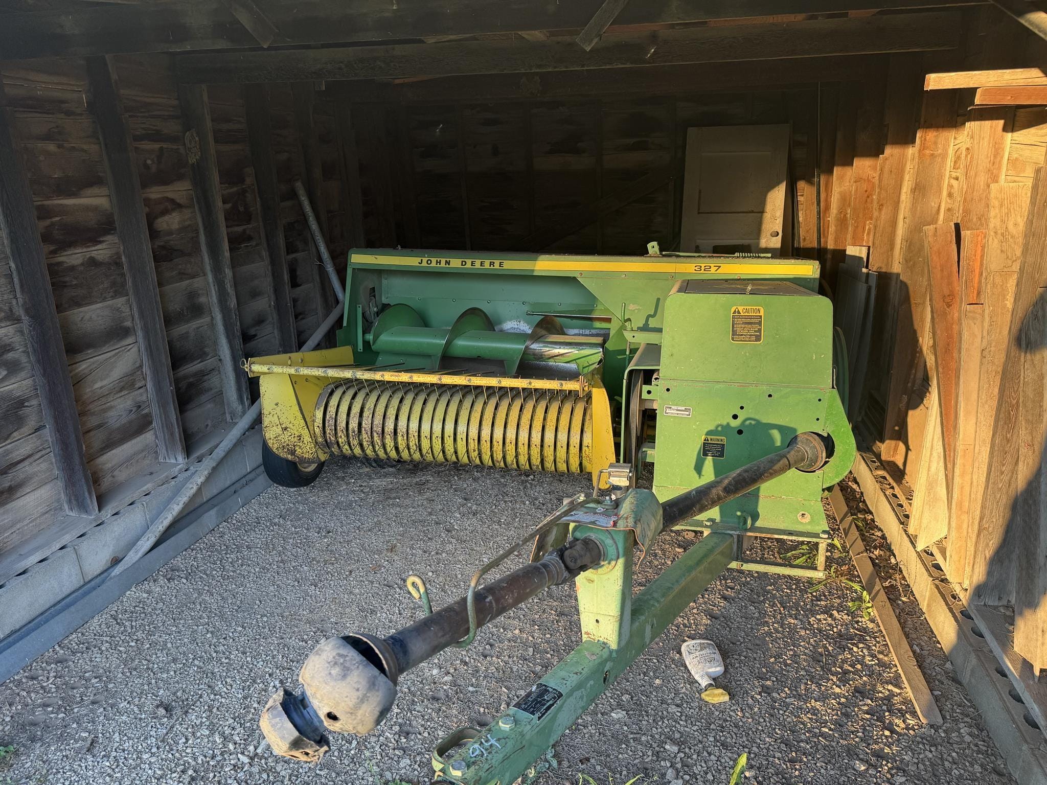 1985 John Deere 327 Equipment Image0