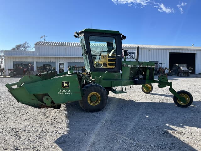 Image of John Deere 3430 equipment image 2