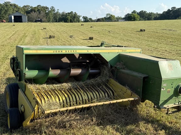 1985 John Deere 347 Equipment Image0