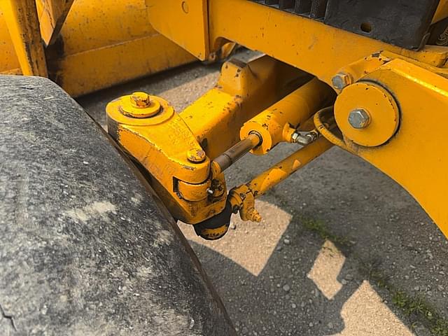 Image of John Deere 401D equipment image 4