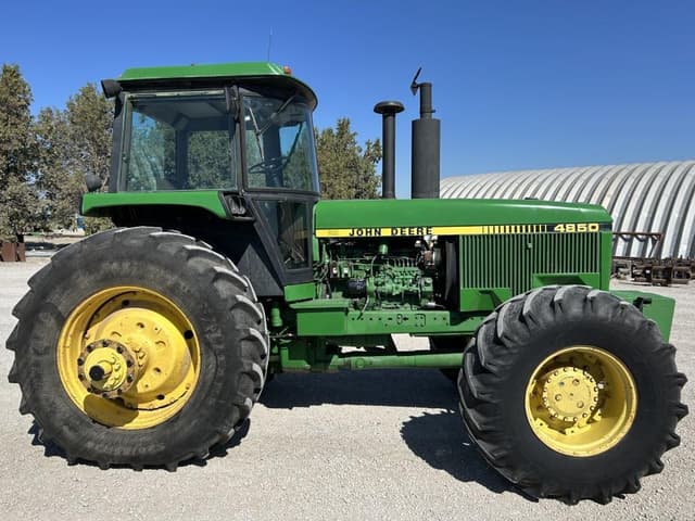 Image of John Deere 4850 equipment image 3