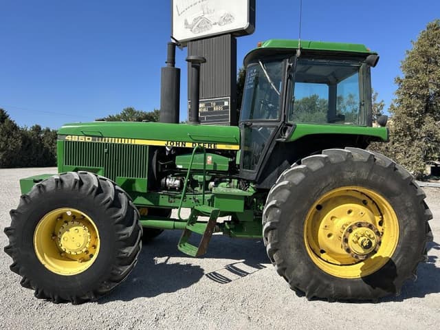 Image of John Deere 4850 equipment image 2
