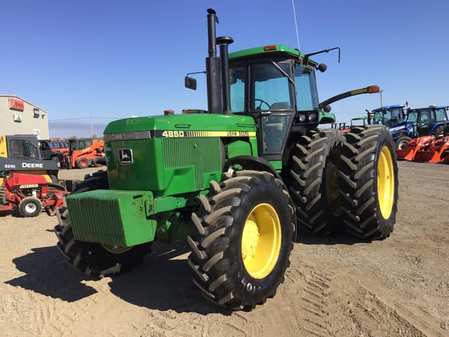 Image of John Deere 4850 equipment image 1