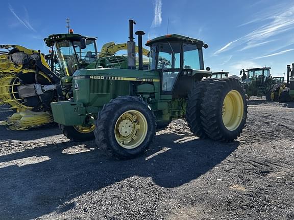 Image of John Deere 4850 equipment image 1