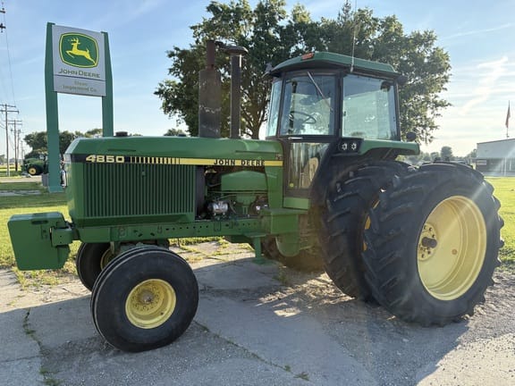 1985 John Deere 4850 Equipment Image0
