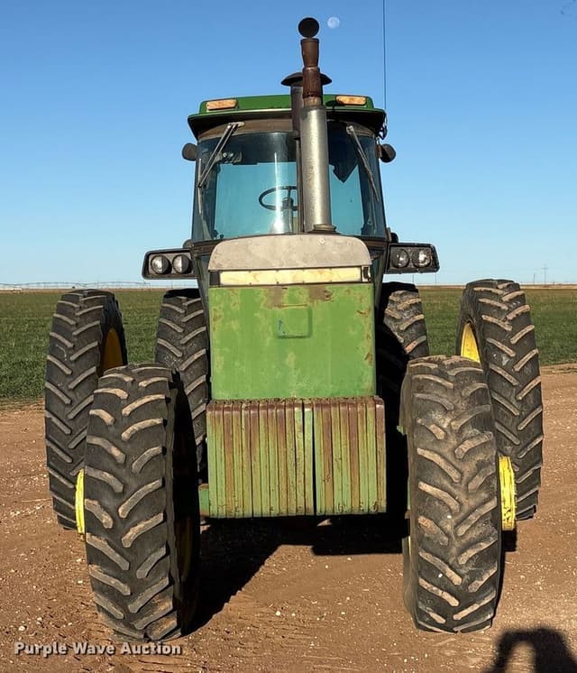 Image of John Deere 4850 equipment image 1