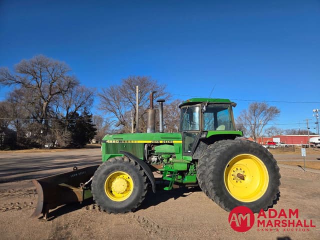 Image of John Deere 4850 equipment image 2