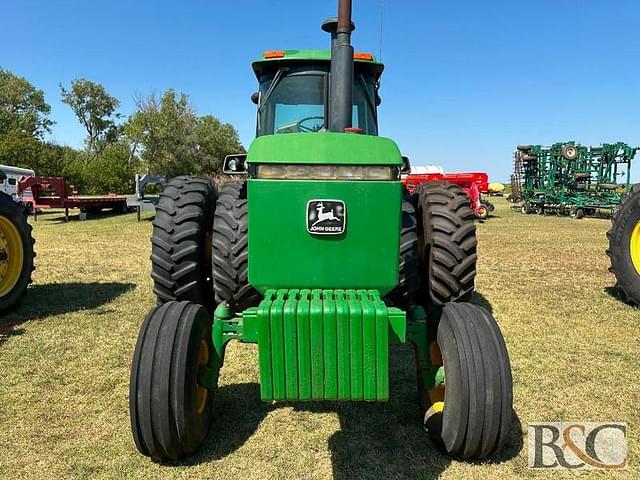 Image of John Deere 4850 equipment image 1