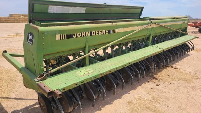 Image of John Deere 520 equipment image 4