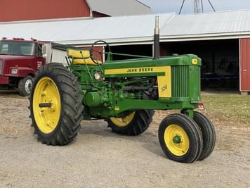 Main image John Deere 520