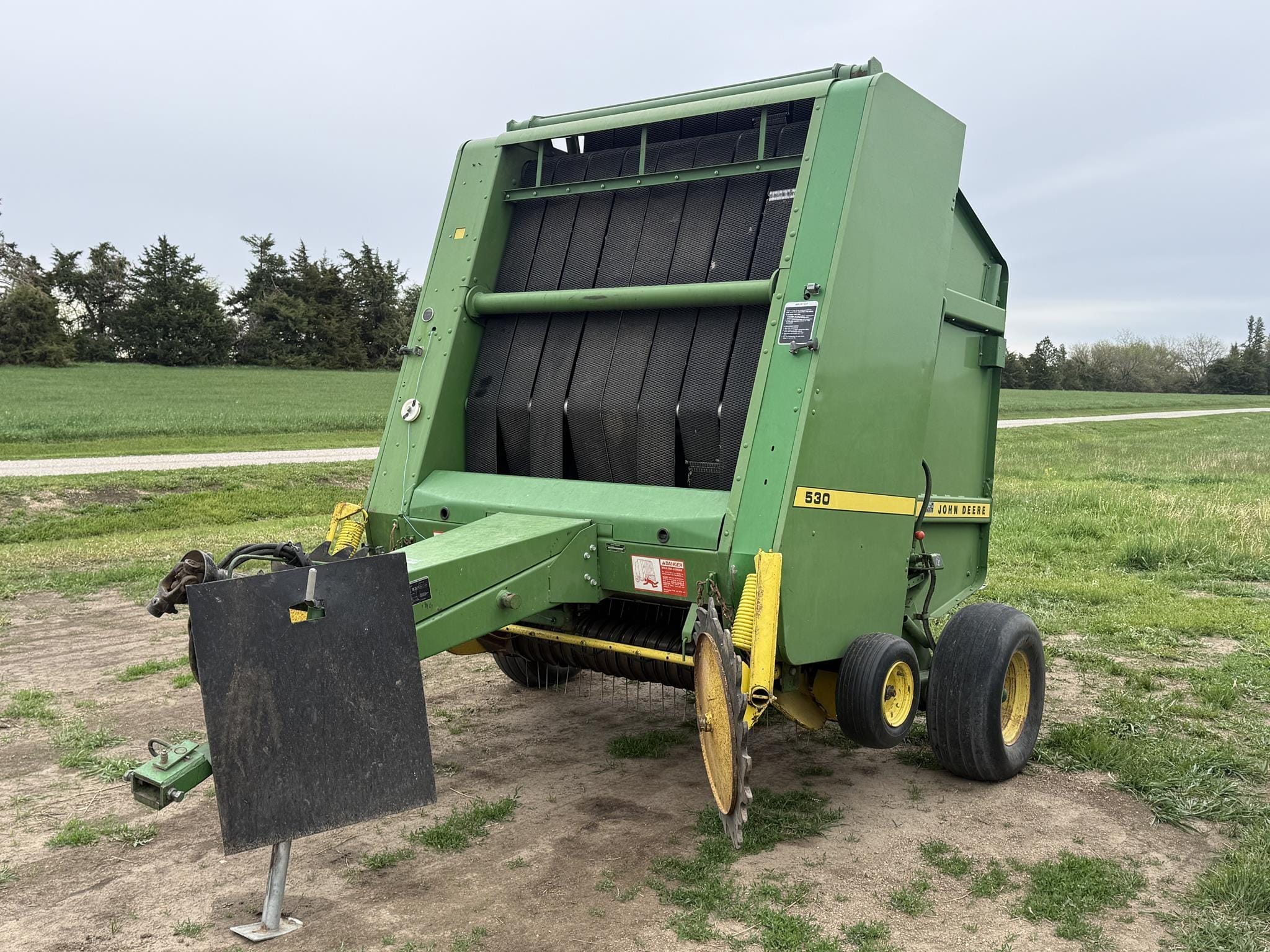 1985 John Deere 530 Equipment Image0