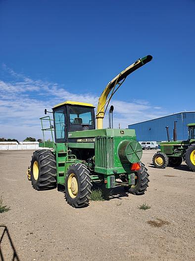 Image of John Deere 5820 equipment image 3