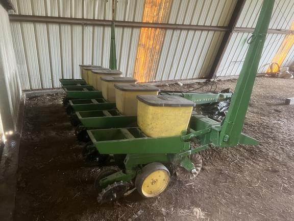 Image of John Deere 7000 equipment image 2