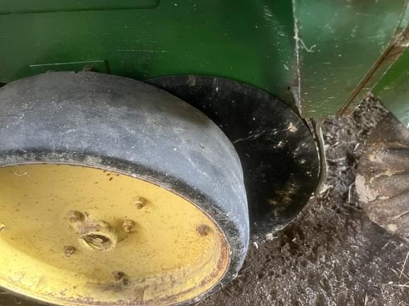 Image of John Deere 7000 equipment image 4