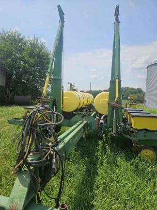 Image of John Deere 7000 equipment image 2