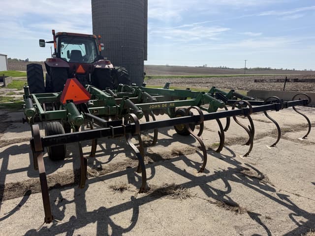 Image of John Deere 712 equipment image 4