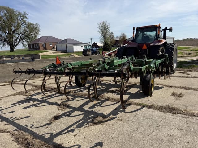 Image of John Deere 712 equipment image 2