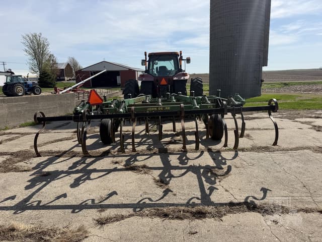 Image of John Deere 712 equipment image 3