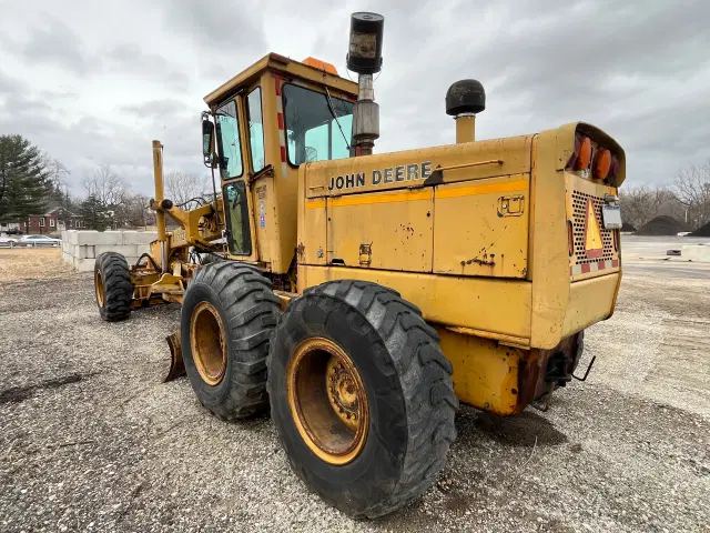Image of John Deere 772A equipment image 2