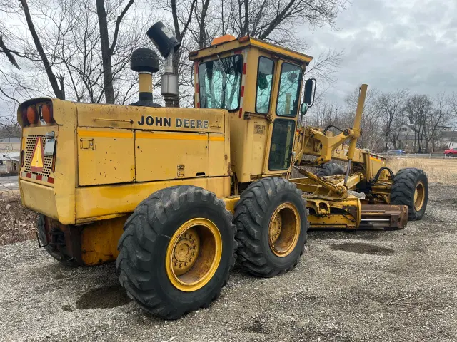Image of John Deere 772A equipment image 1