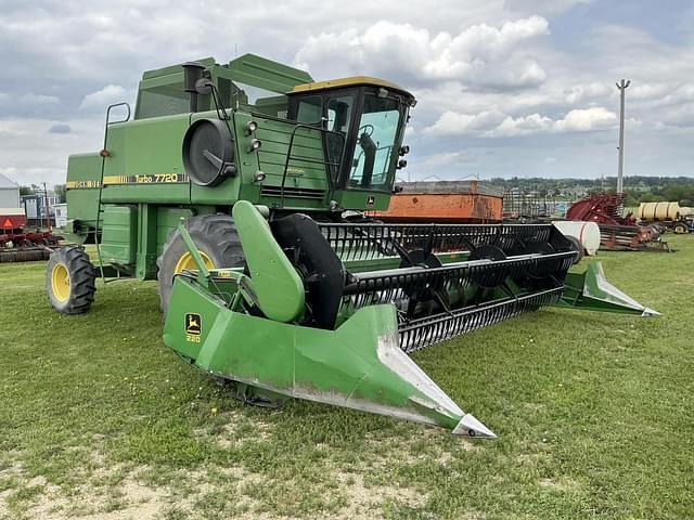 Image of John Deere 7720 equipment image 1