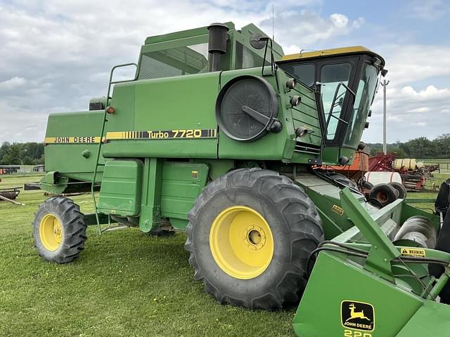 Image of John Deere 7720 equipment image 2