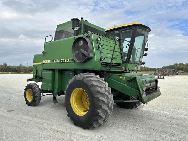 Image of John Deere Turbo 7720 equipment image 2