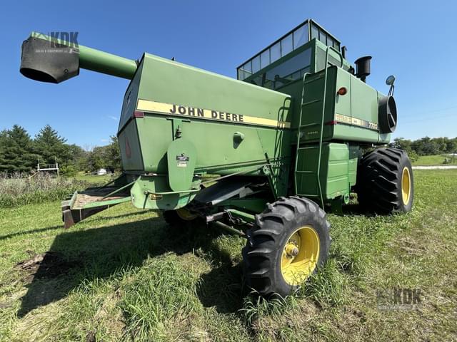 Image of John Deere 7720 Titan II equipment image 3