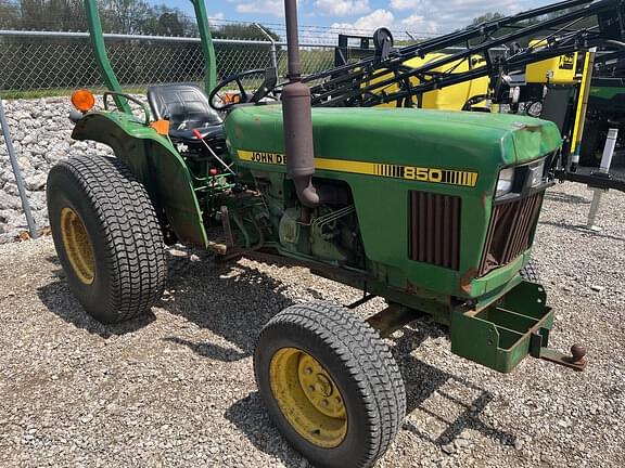 Image of John Deere 850 equipment image 2