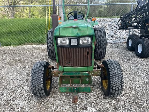 Image of John Deere 850 equipment image 1