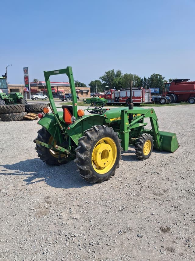 Image of John Deere 850 equipment image 2