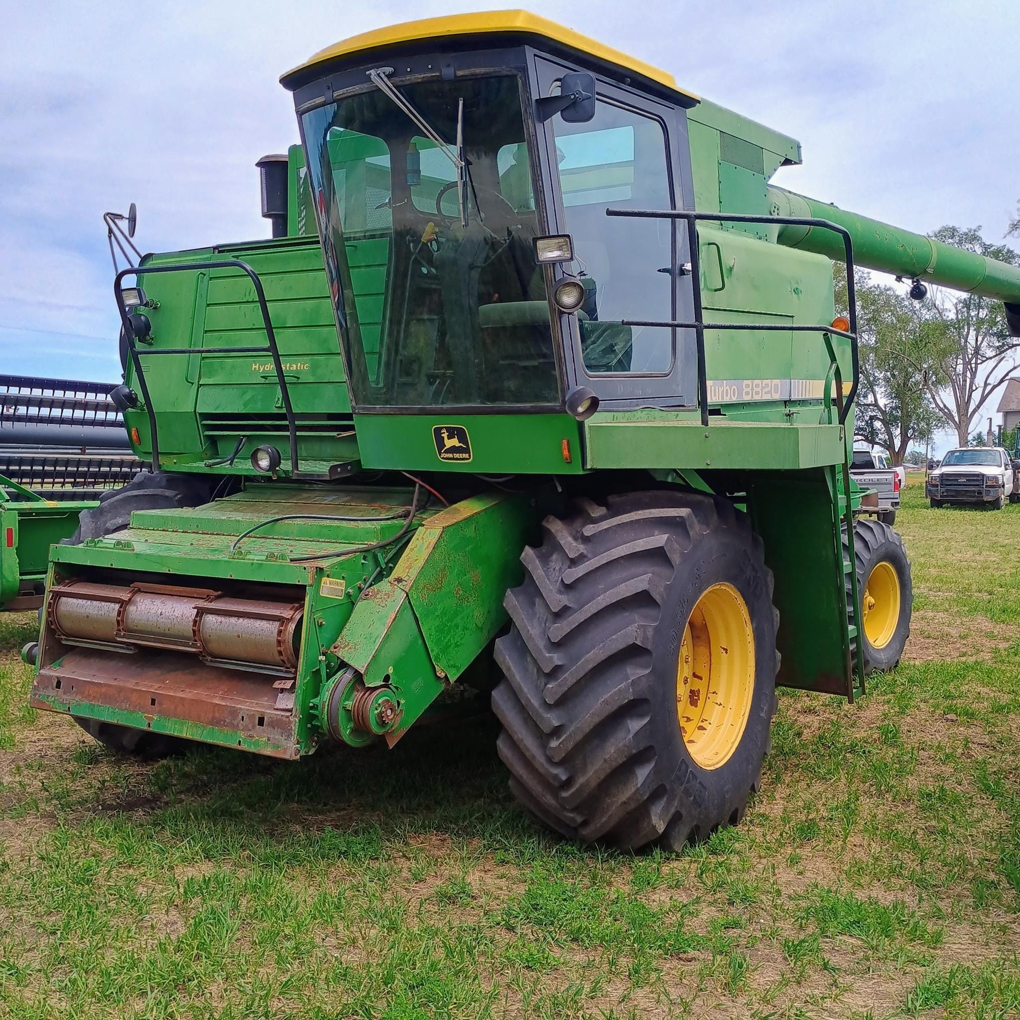 1985 John Deere 8820 Turbo Equipment Image0