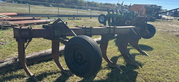 Image of John Deere 900 equipment image 1