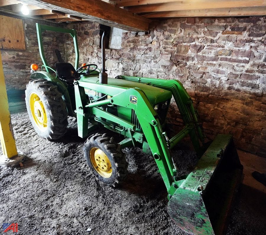 1985 John Deere 950 Equipment Image0