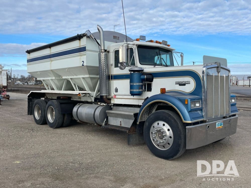 Image of Kenworth W900 Primary image