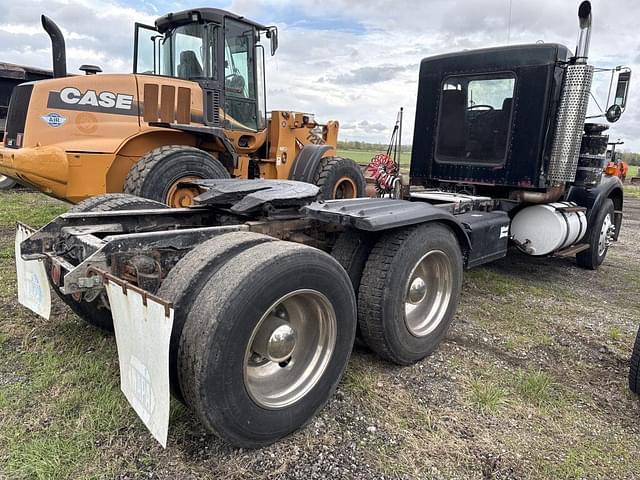 Image of Kenworth W900 equipment image 3