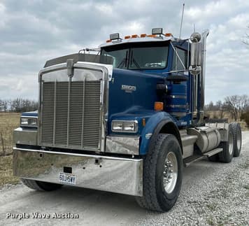 Main image Kenworth W900B