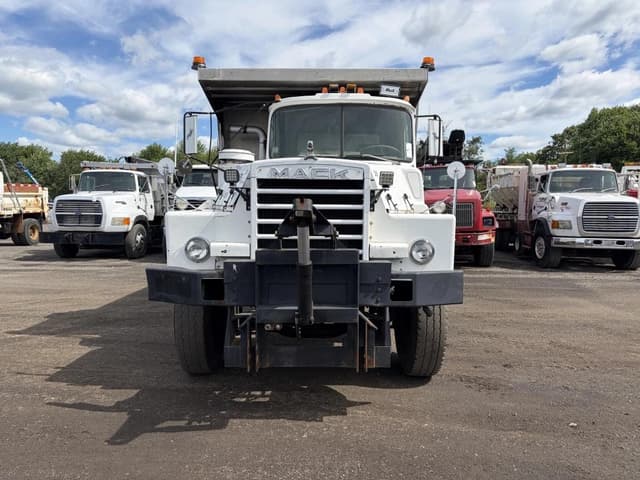 Image of Mack DM686SX equipment image 1