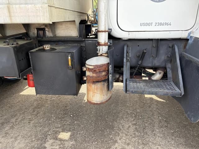 Image of Mack DM686SX equipment image 4