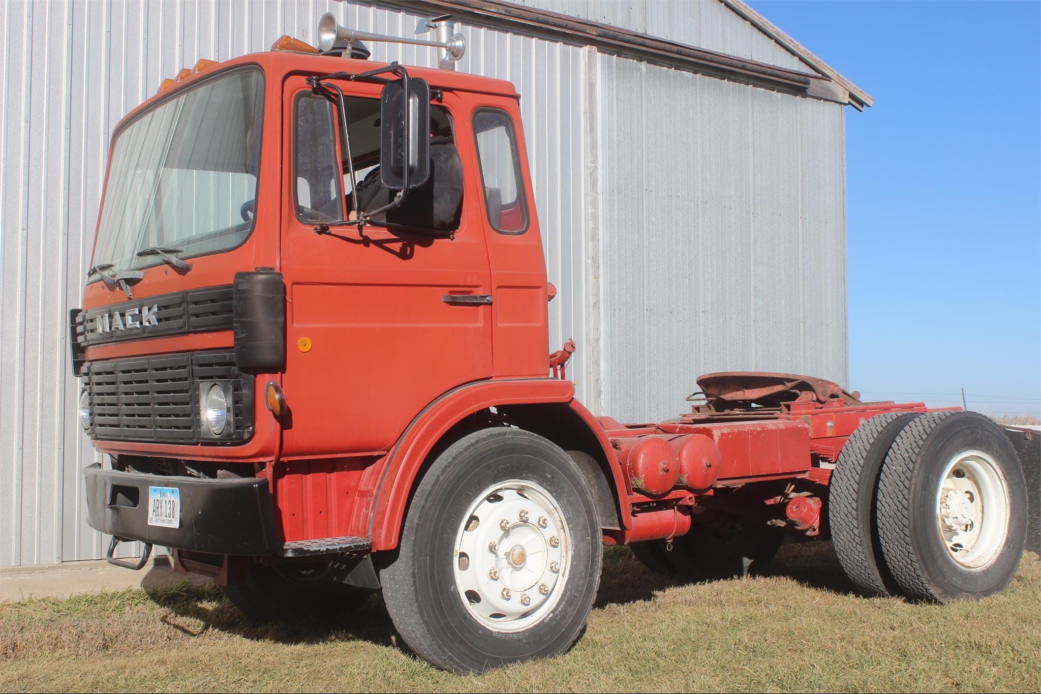 Main image Mack Midliner MS300