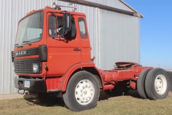 Main image Mack Midliner MS300