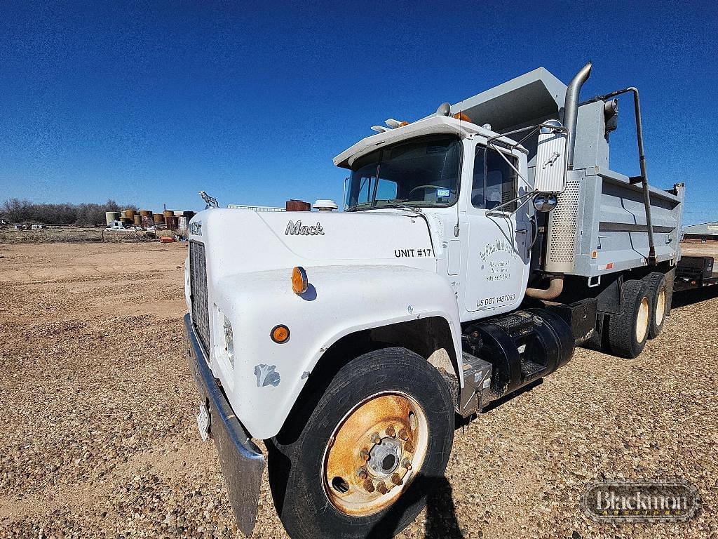 Image of Mack R686ST Primary image