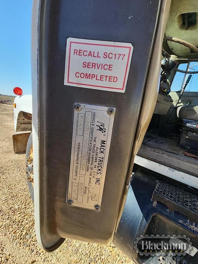 Image of Mack R686ST equipment image 1
