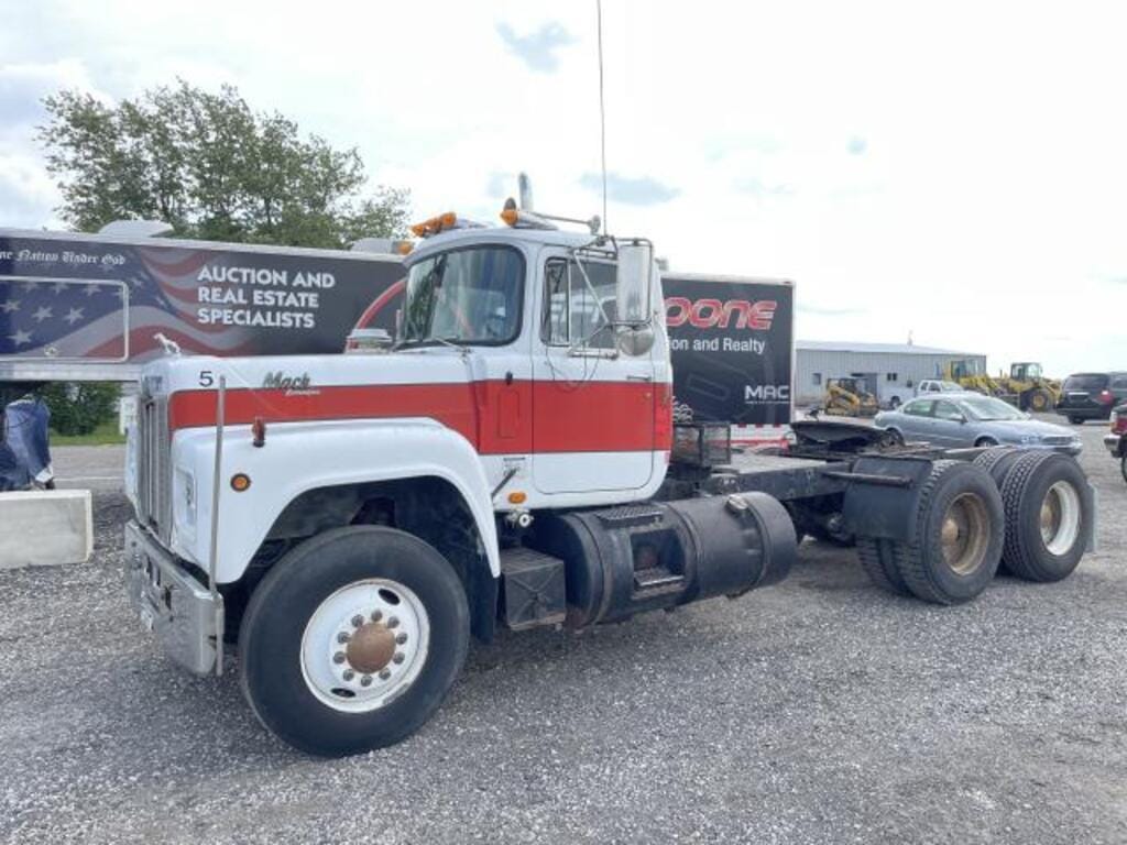 Main image Mack R600