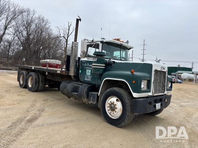 Image of Mack R686ST equipment image 1