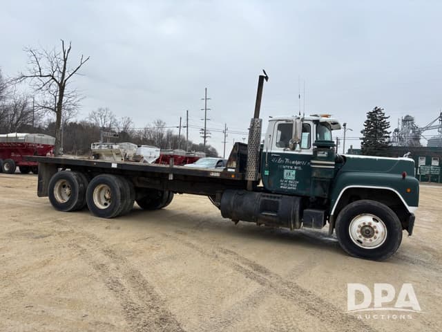 Image of Mack R686ST equipment image 3