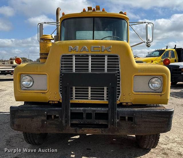 Image of Mack R686T equipment image 1